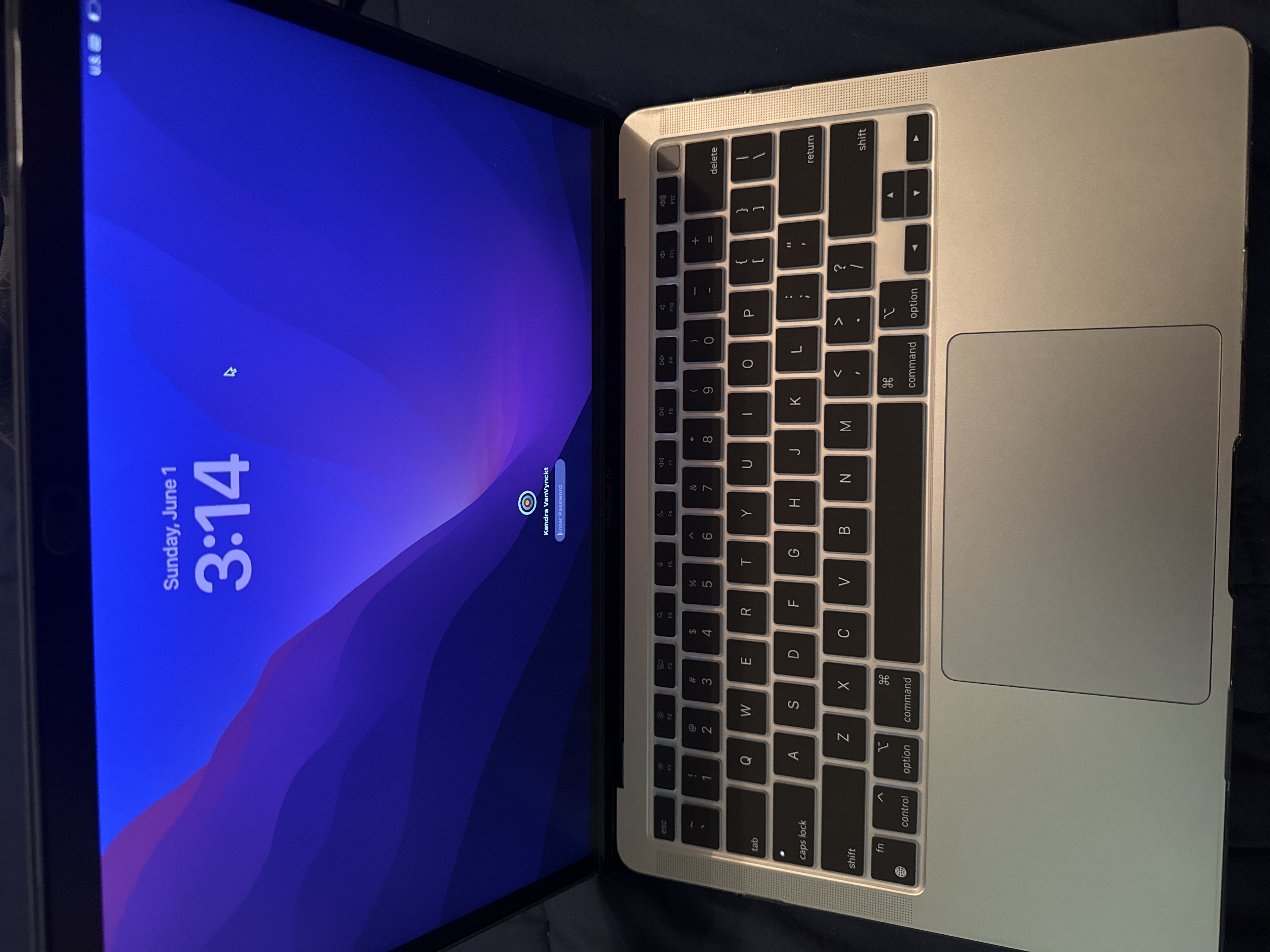 MacBook Air Retina 13-inch (2020) - Core i3 - 8GB - SSD 128GB