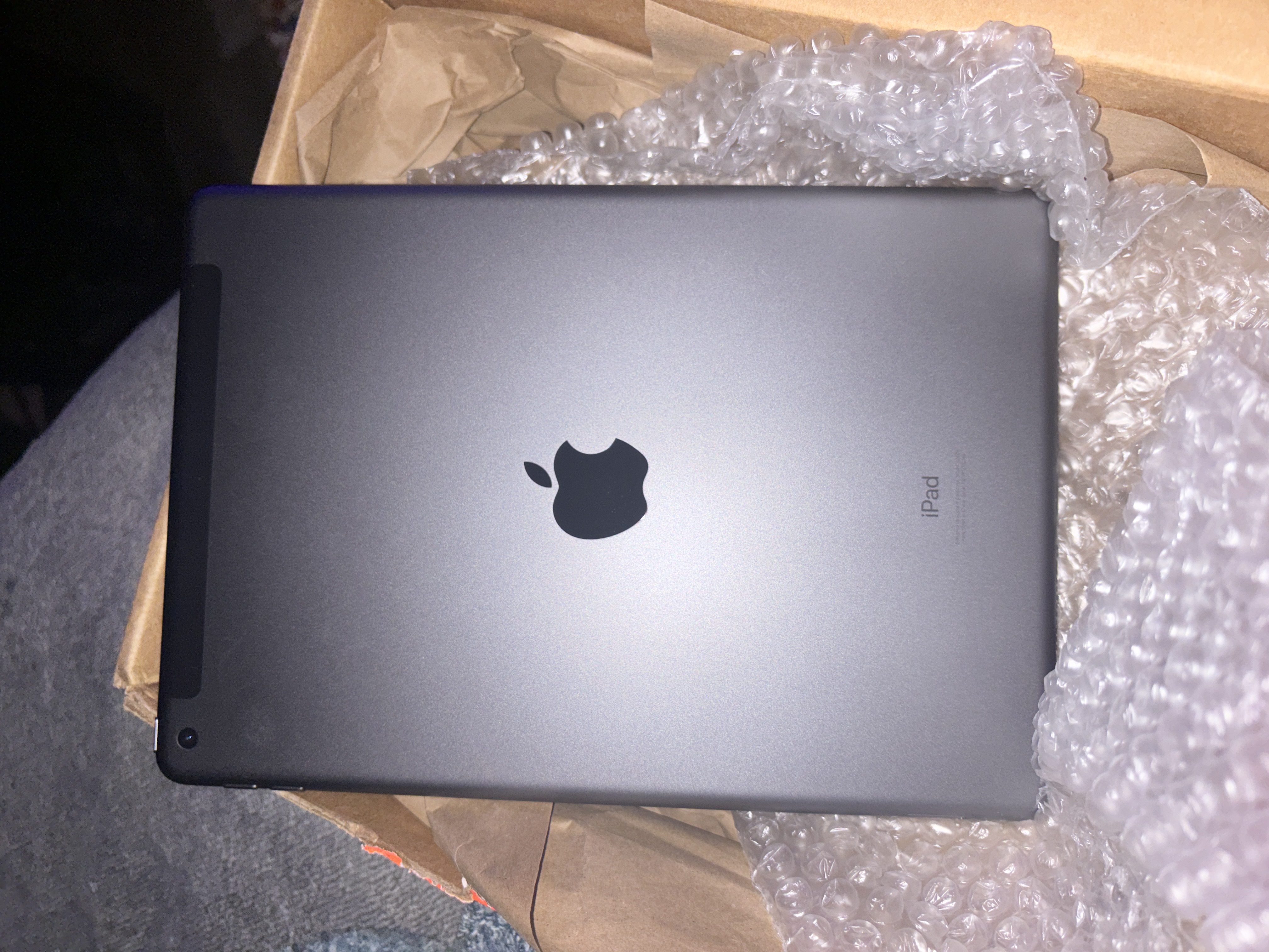 iPad 10.2-inches (2020) 8th gen 32 GB - Wi-Fi + 4G - Space Gray